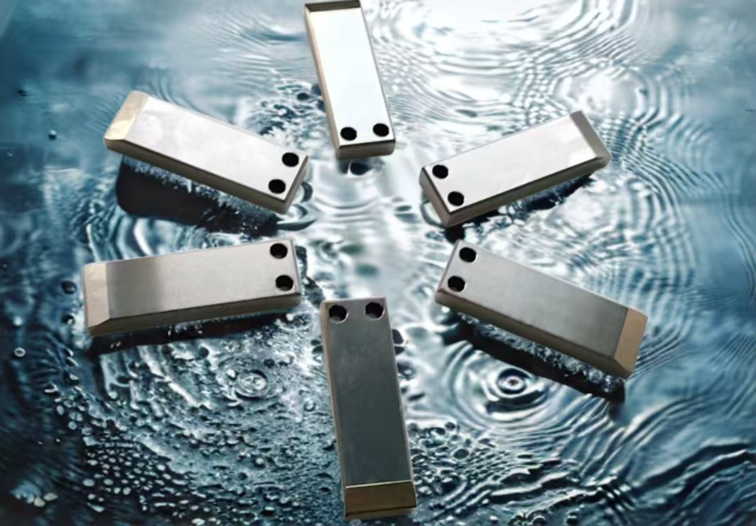 Mold and mold component tweet media