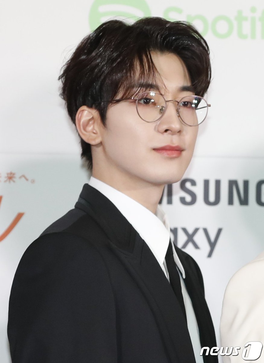 INDONESIAN CARATS tweet media