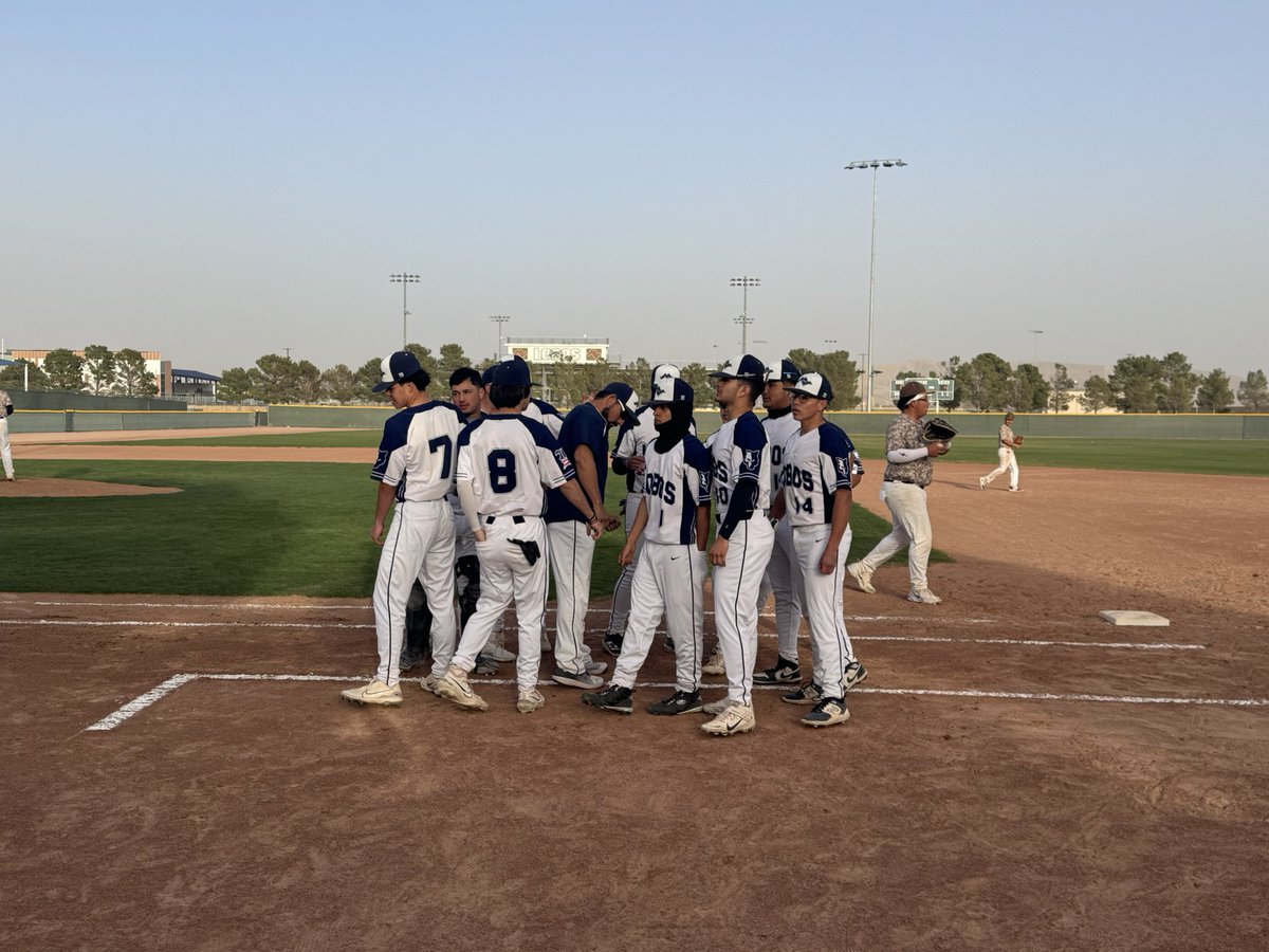 MVHS Baseball mounting a comeback against Austin HS. 
💪🐺⚾️