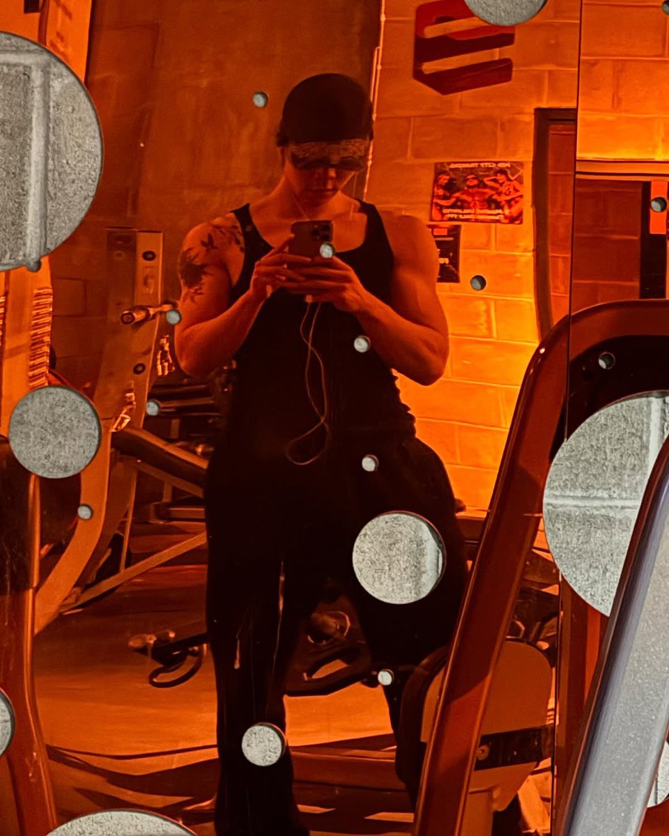 Busy schedule? No excuse. Skipping the gym? Not my style. Currently up 5kg and still on that bulking grind. 💪