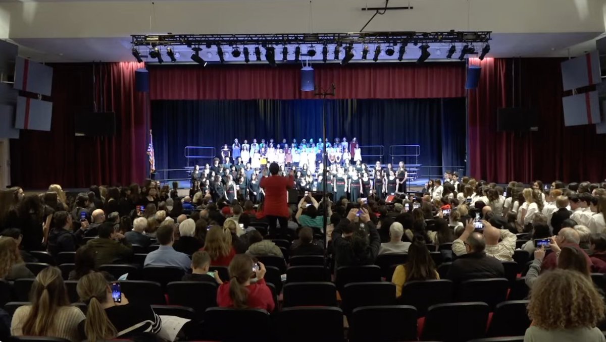 MineolaFineArts (@mineolafinearts) on Twitter photo Tonight <a href="/MineolaUFSD/">Mineola UFSD</a> we celebrated our voice in song. Our choral groups with musicians from grades 4-12 came together in one concert. Bravo to our teachers and learners. #MineolaProud Tonight <a href="/MineolaUFSD/">Mineola UFSD</a> we celebrated our voice in song. Our choral groups with musicians from grades 4-12 came together in one concert. Bravo to our teachers and learners. #MineolaProud
