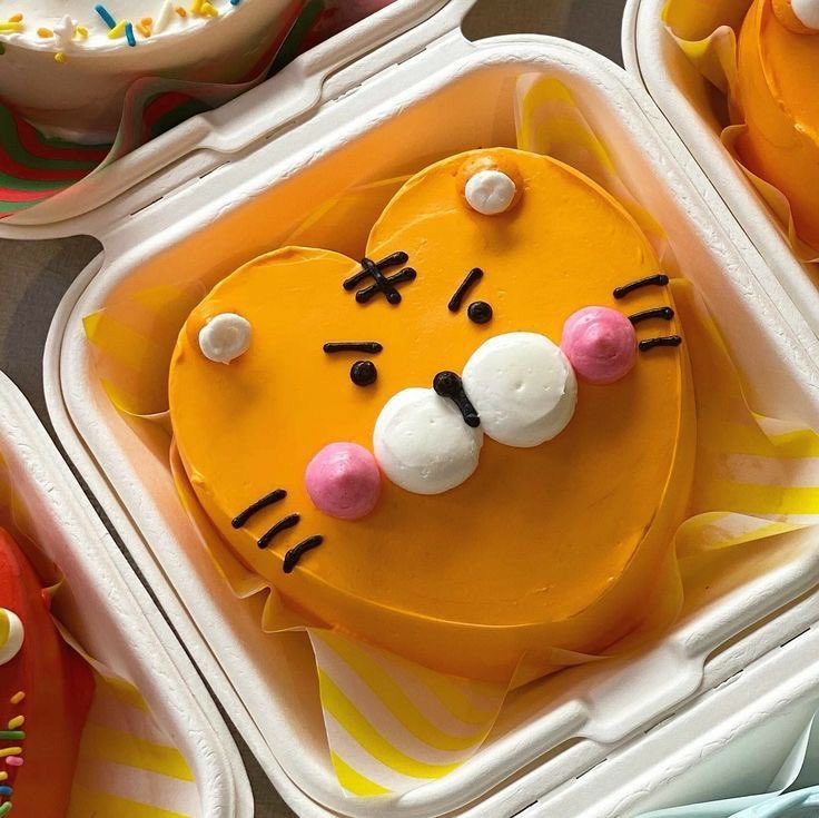 Happy 3rd maungversary🧡 from the cow impostor