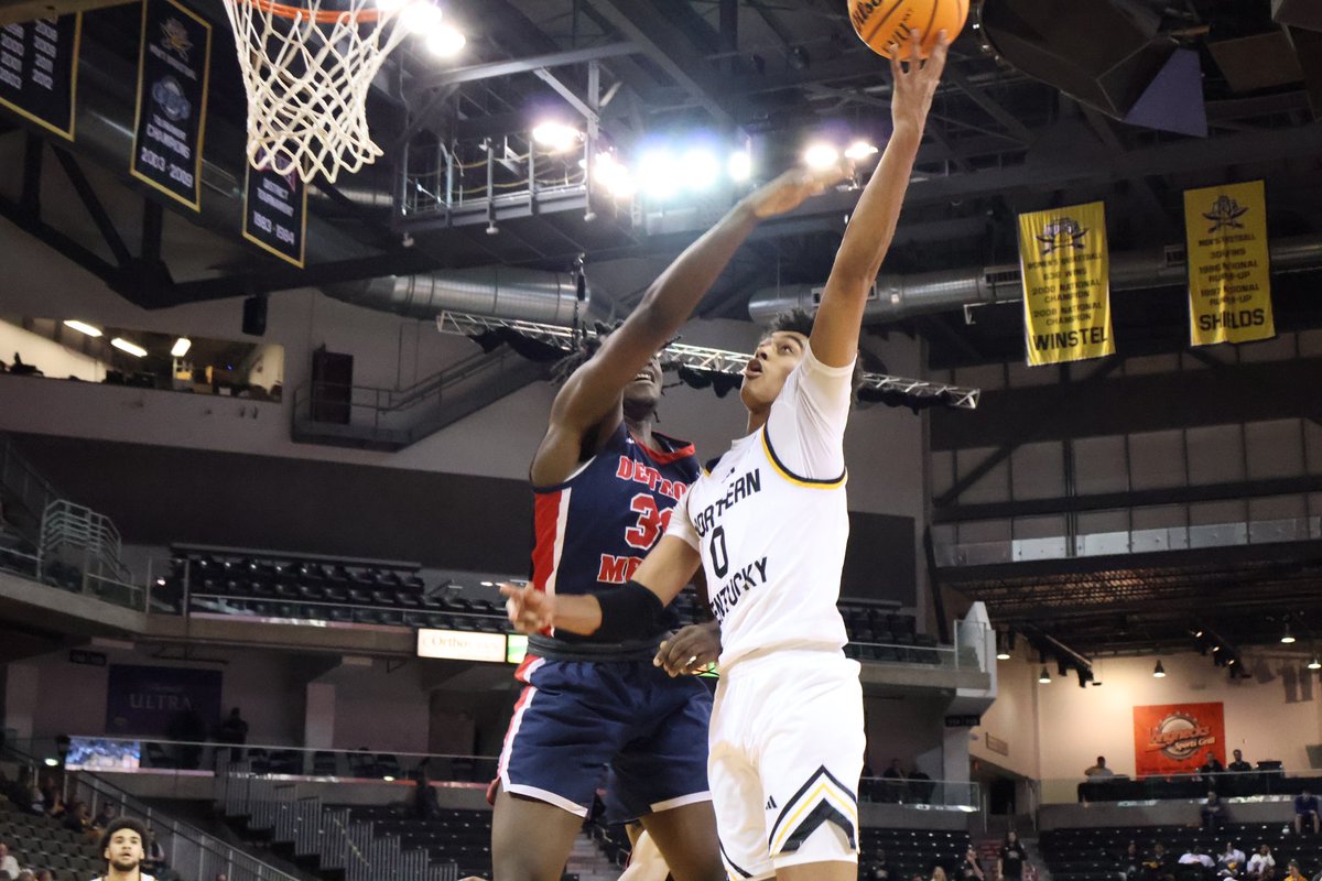 The Norse continue adding to their total, 86-64 with seven minutes left in the game. Gherezgher leads the team with 19.