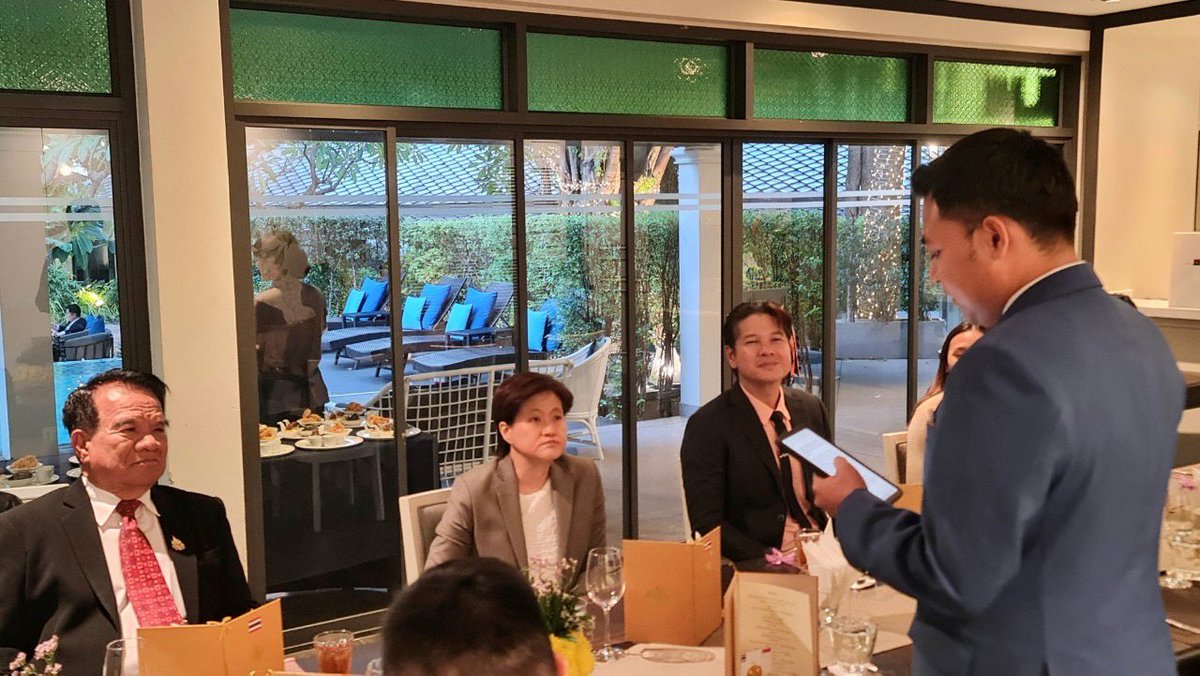 AitKanphong's tweet photo. ร่วมฉลอง 60ปี แห่งความสัมพันธ์ระหว่างประเทศไทย-สิงคโปร์

To strengthen the relationship between the two countries(Thai-Singapore)
#STRONGERtogether 
#Economically #Sustainably #Socially #Educationally #Culturally #Financially https://t.co/yFv7QTyX4v