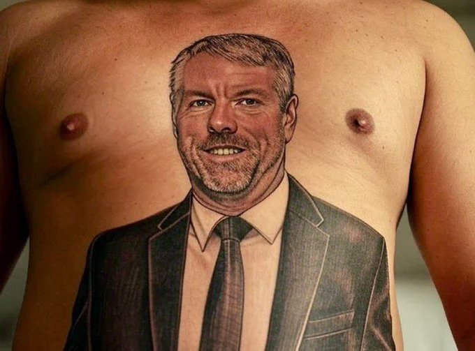 BitDa_Official's tweet photo. When you're so bullish on crypto, you take HODLing to a whole new level. Skin's in the game—literally.
#GoalsOrRegrets #Bitcoin #BTC #CryptoHumor #CryptoTrading #TattooGoals #CryptoFanboy #BitDa https://t.co/z3la5IBjaN