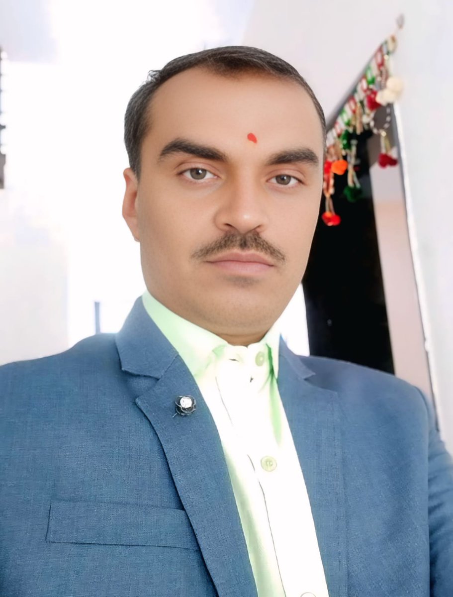 skcsspoogal's tweet photo. Congratulations to Advocate Ganeshdan Narandan Gadhvi on his appointment as a Notary and Legal Services officer in Bhuj, Gujarat. Your dedication to justice has always served the common people, and this new role will further benefit the society. Best wishes. https://t.co/f9IxWELjvJ