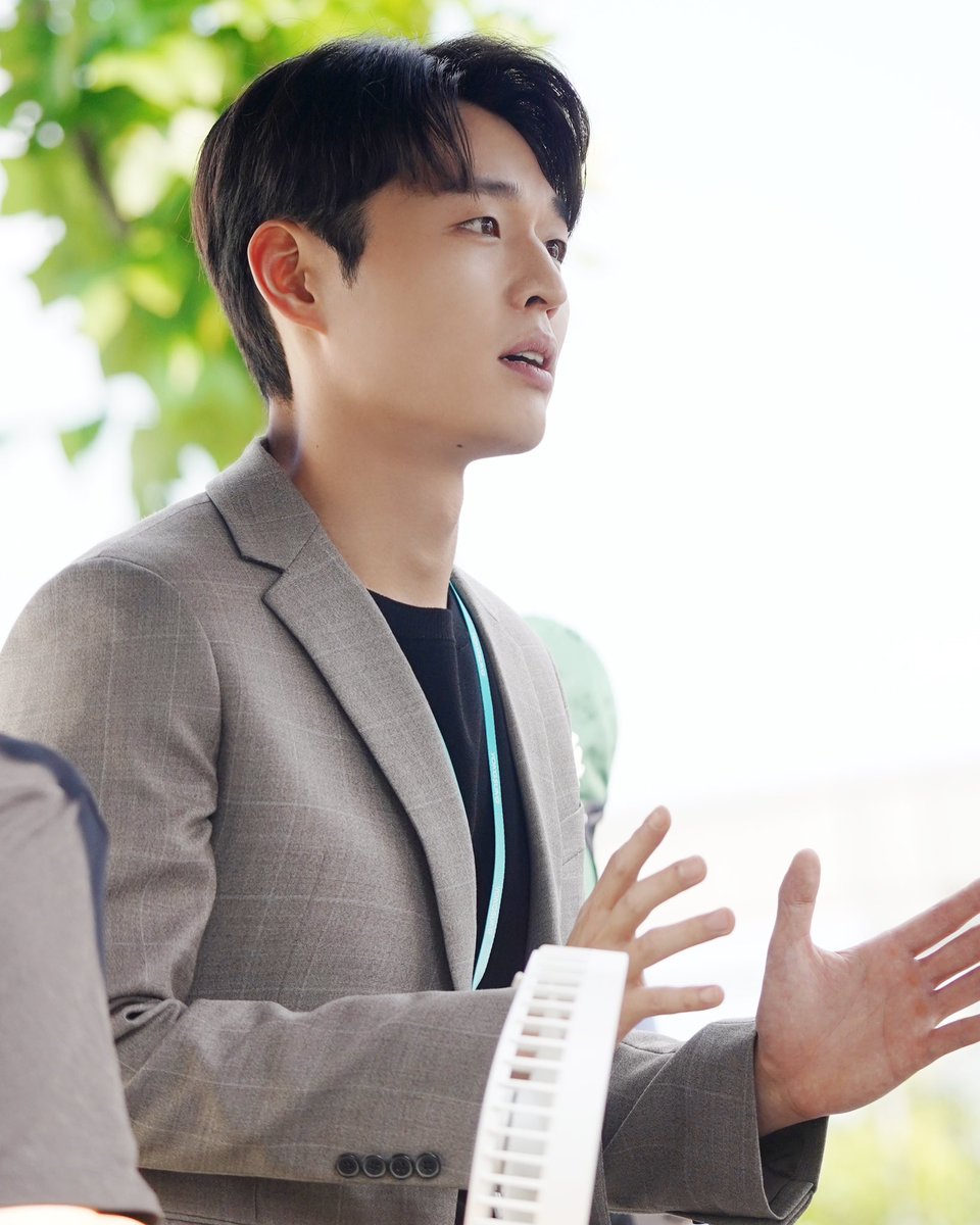 vastprbot's tweet photo. [VAST MAKING]

양대리랑 같은 팀이면, 주7일 출근 가넝 😎

#김우겸 #KIMWOOKYUM #양준수
#그놈은흑염룡 #MyDearestNemesis https://t.co/lMqPCfUwJB