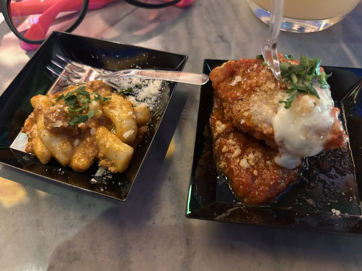 ShelleyStepanek's tweet photo. Great new place @PlanetHollywood   @Caramella Italian 2nd floor deck and inside https://t.co/9qgn5WAmDz
