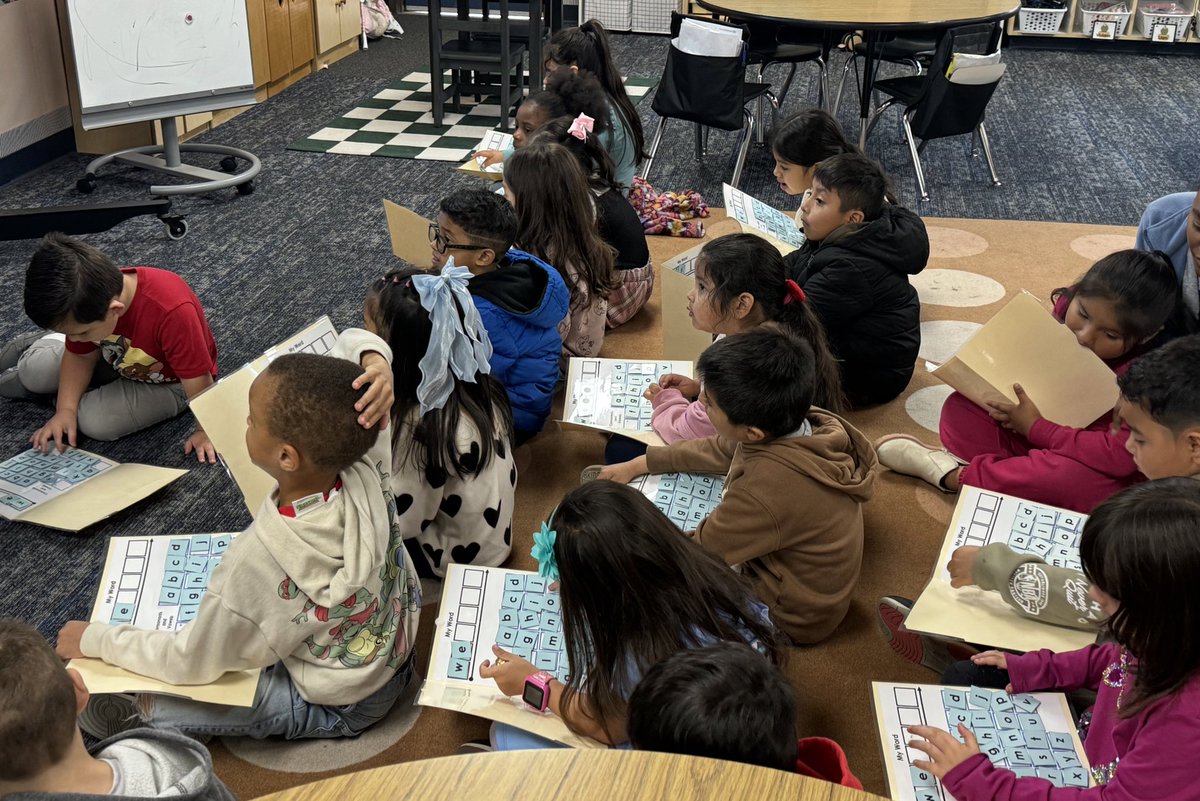 Building words in Kindergarten! #SandriniSaints. #WeArePBV