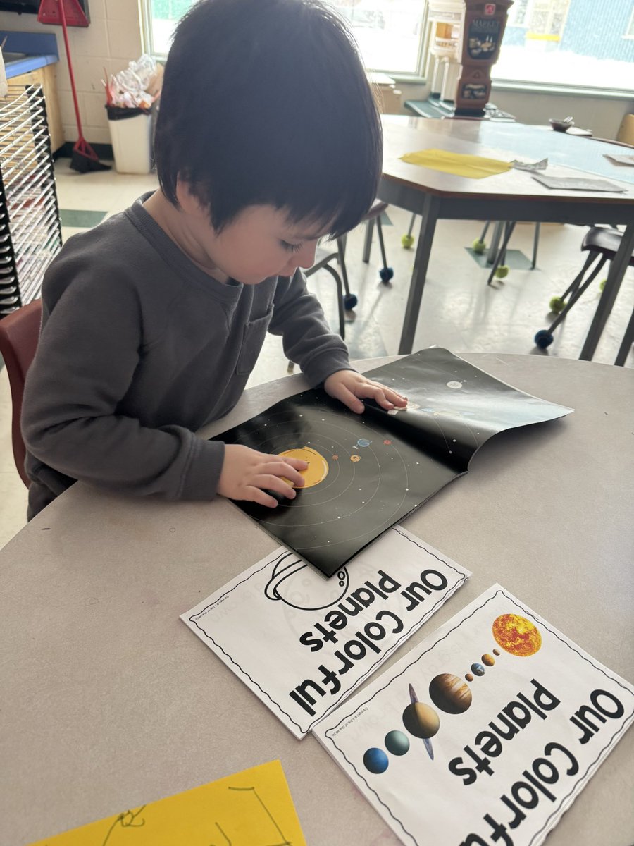 We love learning about space!🪐☄️<a href="/StLukeNepean/">St. Luke School (Nepean)</a> #JS4