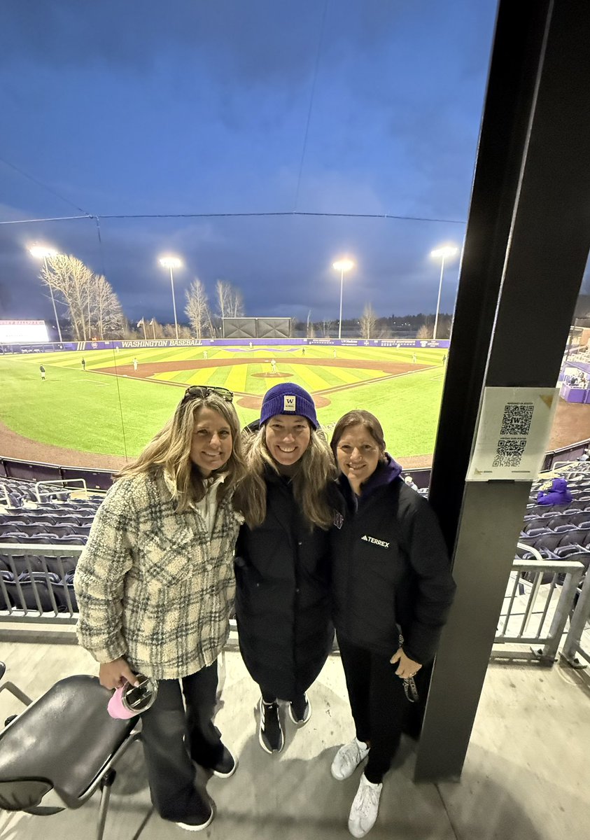 Nicole Van Dyke (@coachvandykeuw) on Twitter photo Good luck to <a href="/UW_Baseball/">Washington Baseball</a> this season! Seventh-inning stretch with some legends ๐ธ Good luck to <a href="/UW_Baseball/">Washington Baseball</a> this season! Seventh-inning stretch with some legends ๐ธ