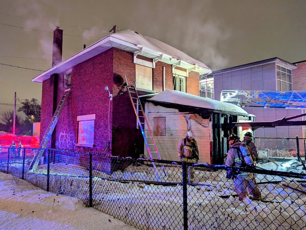 Scott Stilborn (@ofsfirephoto) on Twitter photo Ottawa Fire on the scene of a Working Fire in the 600 block of Bronson Avenue between Highway 417 and Plymouth Street. <a href="/OttFire/">Ottawa Fire Services</a> #Ottawanews #ottawa Ottawa Fire on the scene of a Working Fire in the 600 block of Bronson Avenue between Highway 417 and Plymouth Street. <a href="/OttFire/">Ottawa Fire Services</a> #Ottawanews #ottawa