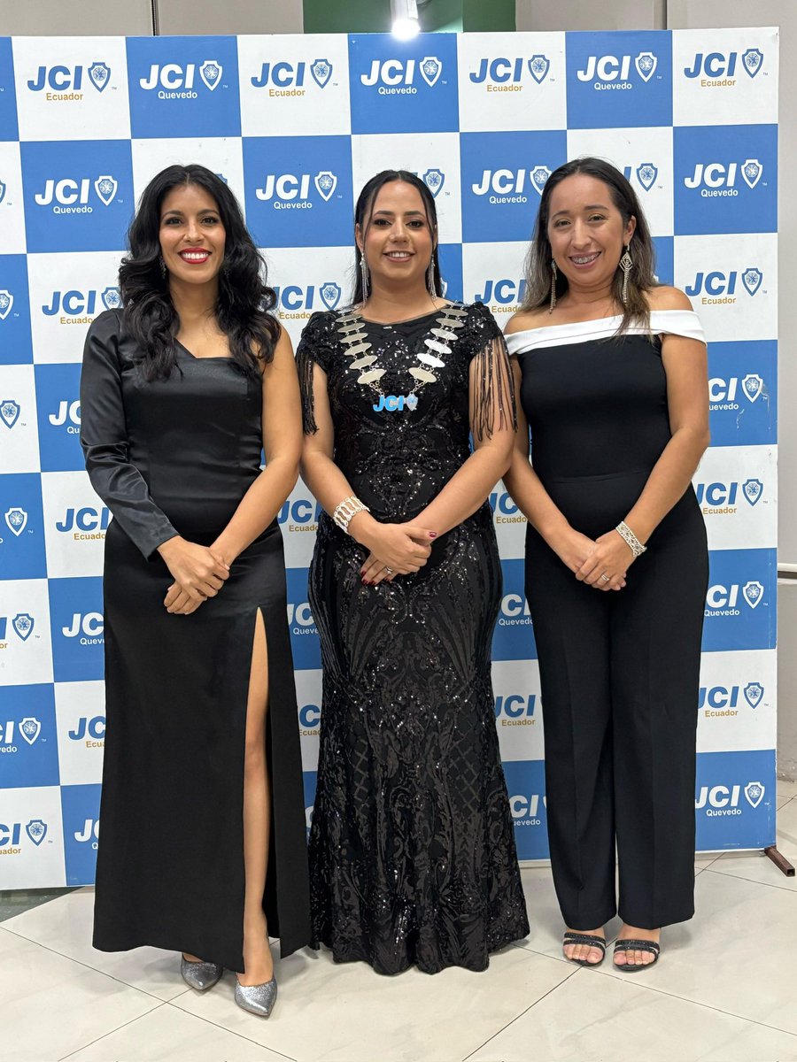 JCIManta's tweet image. 📌DESDE QUEVEDO

Nuestra Presidenta Ana María Ortiz hizo sentir la presencia de Manta con todo su apoyo y energía en la Transmisión de Mando Local JCI Quevedo🙌

Extendemos parabienes a Amira Tajeddine, Presidenta Local de la JCI Quevedo, y a su equipo de trabajo.