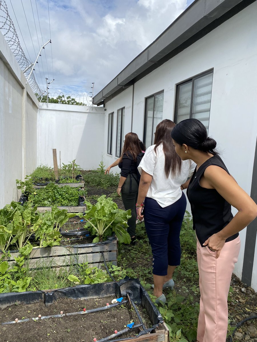 JCIManta's tweet image. 🔹 En la gira de visitas a aliados estratégicos, tuvimos el honor de reunirnos con la directiva de la Casa de la Mujer. 
En este encuentro, nuestra Presidenta Local, y la Directora del Proyecto “Reduciendo Huella”, avanzaron en importantes iniciativas en favor de la comunidad.