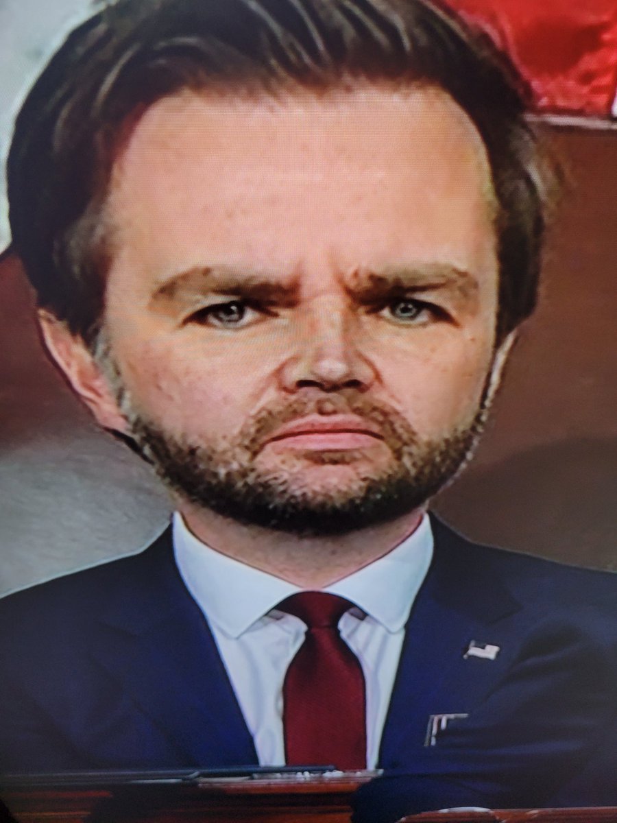 RealDylanCross's tweet image. #StateOfTheUnion  aspiring photographer here.