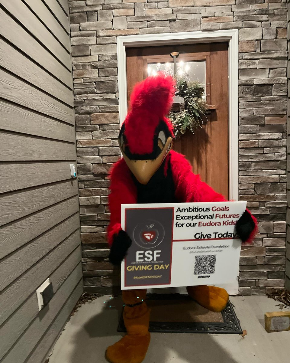 A little birdie stopped by to tell us there’s still 3 HOURS LEFT to donate and hit the $65k goal! 9-midnight is a great time to give for our extra prizes and we have a great match! bit.ly/ESFGIVEDAY