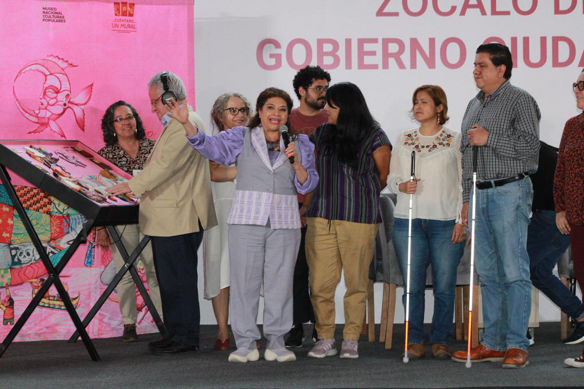ProsocCDMX's tweet photo. Recuerda que en la #CapitalDeLaTransformación los martes en el Zócalo son de #GobiernoCiudadano 
Hoy acompañamos a la Jefa de @GobCDMX, @ClaraBrugadaM, a escuchar y atender las necesidades ciudadanas a través de mesas de diálogo. 🤝
@SEBIEN_cdmx 
@Vivienda_CDMX https://t.co/LdEDPunF7M