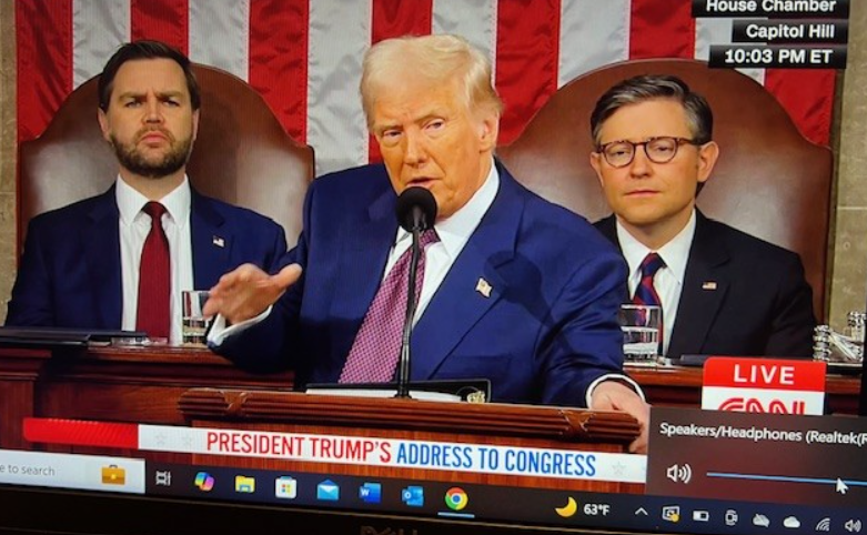 brahmresnik's tweet photo. Day after hailing TSMC's $100B investment in 3 Arizona chip plants, President Trump wants to tear up CHIPS Act agreements that would provide billions for TSMC & Intel expansions plus 25% tax credit on construction/upgrades. https://t.co/tbkrwPzPXV https://t.co/BiK3hMyzaF