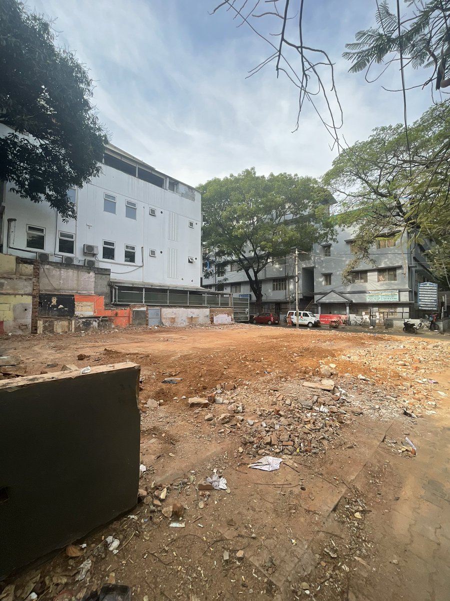 4eo's tweet photo. Luru is wild. You come back after 10 days and go for a coffee to realise not only the cafe but entire building is now gone.
#cafeterra https://t.co/m0iTgXKTi5
