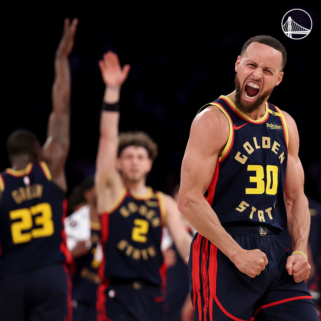 warriors's tweet photo. WARRRIORSSSS https://t.co/XF7zUq0i4H