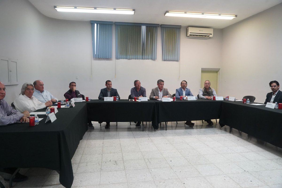 Poder Judicial Coah (@pjcoah) on Twitter photo Magistrado Presidente <a href="/MiguelMery/">Miguel F. Mery Ayup</a> asiste a la reunión de la Unión de Organismos Empresariales de Coahuila Sureste. #CoahuilaLaJusticiaContigo Magistrado Presidente <a href="/MiguelMery/">Miguel F. Mery Ayup</a> asiste a la reunión de la Unión de Organismos Empresariales de Coahuila Sureste. #CoahuilaLaJusticiaContigo