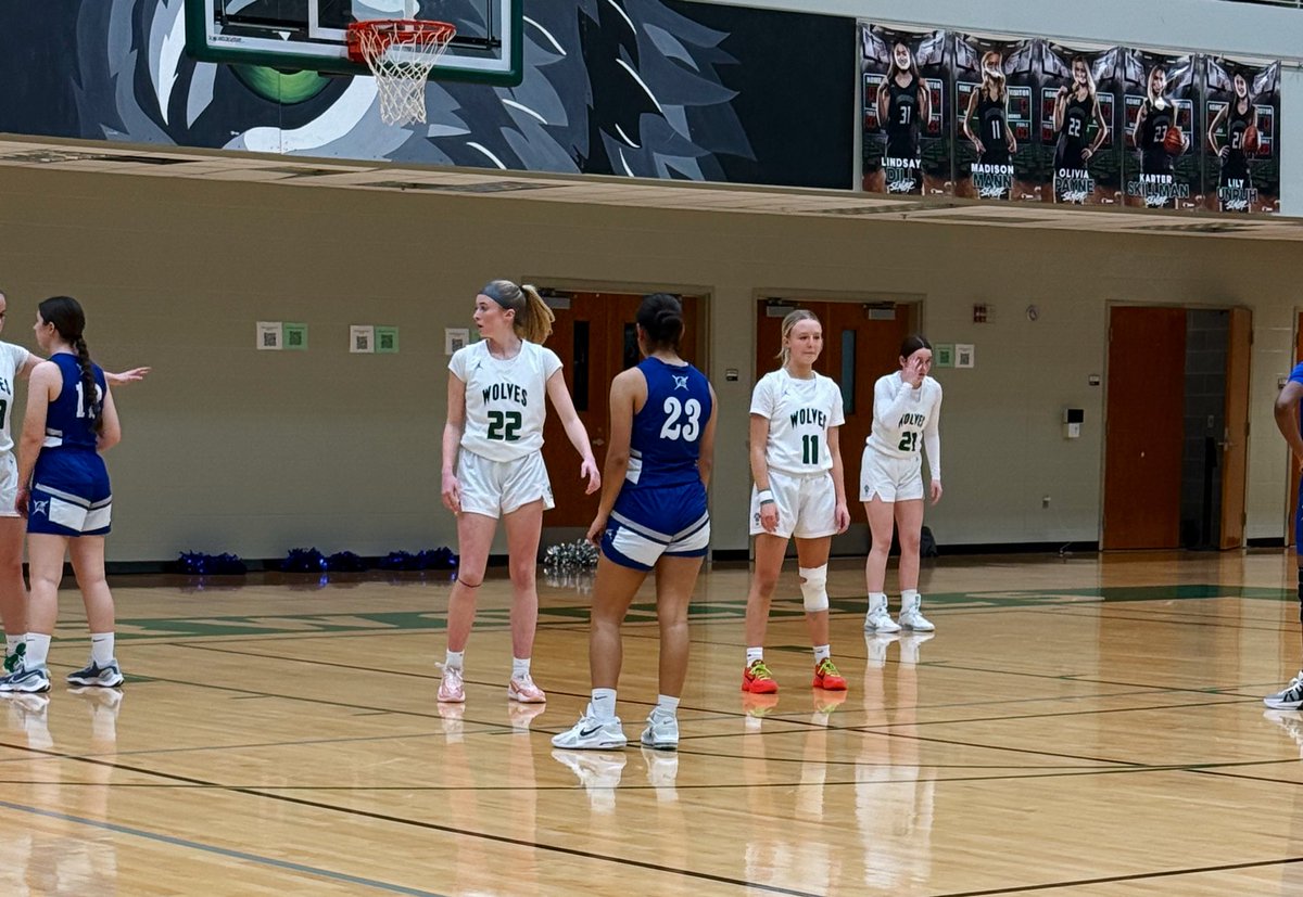 Sunflower Smack Show tweet media