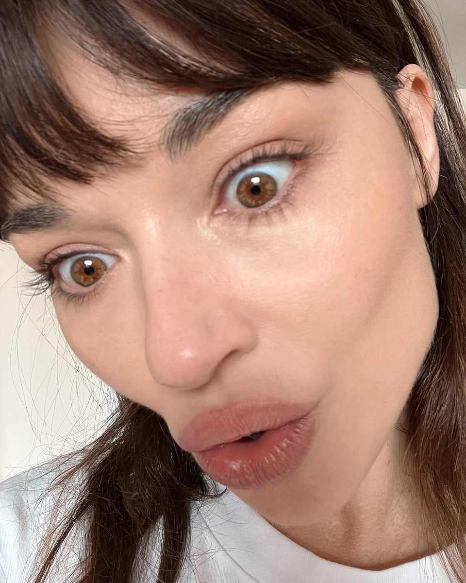 assheplease's tweet photo. CRYSTAL MARIE REED the woman that you are ✨✨✨ https://t.co/zc89LRmbqk