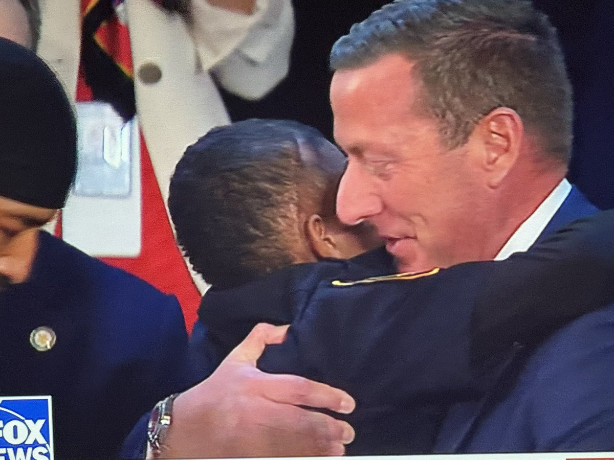 Leon4Congress's tweet image. Give a shout for DJ!!!! And his Dad!!!💪💪🏾🙏🙏🏾❤️🇺🇸💯🦅 Now an official agent of the Secret Service! #FightCancer @RFKJr_Official