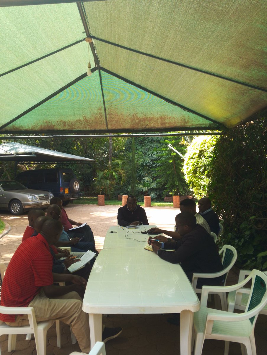 KLDA_Nbi's tweet photo. In light of upcoming rains, #klda is having discussions with relevant stakeholders to make adequate preparations to combat drainage issues within miotoni area. https://t.co/Lh2kNBJ7HR