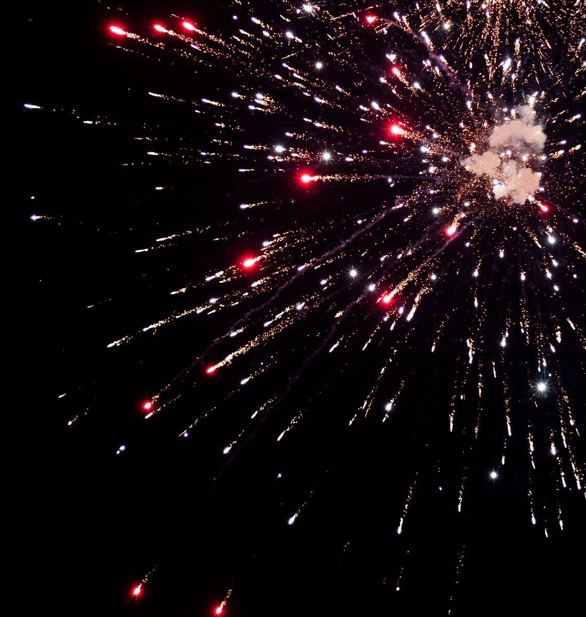 pacercn's tweet image. Fireworks close-up
#fireworks #fireworksphotography #fireworkscloseup