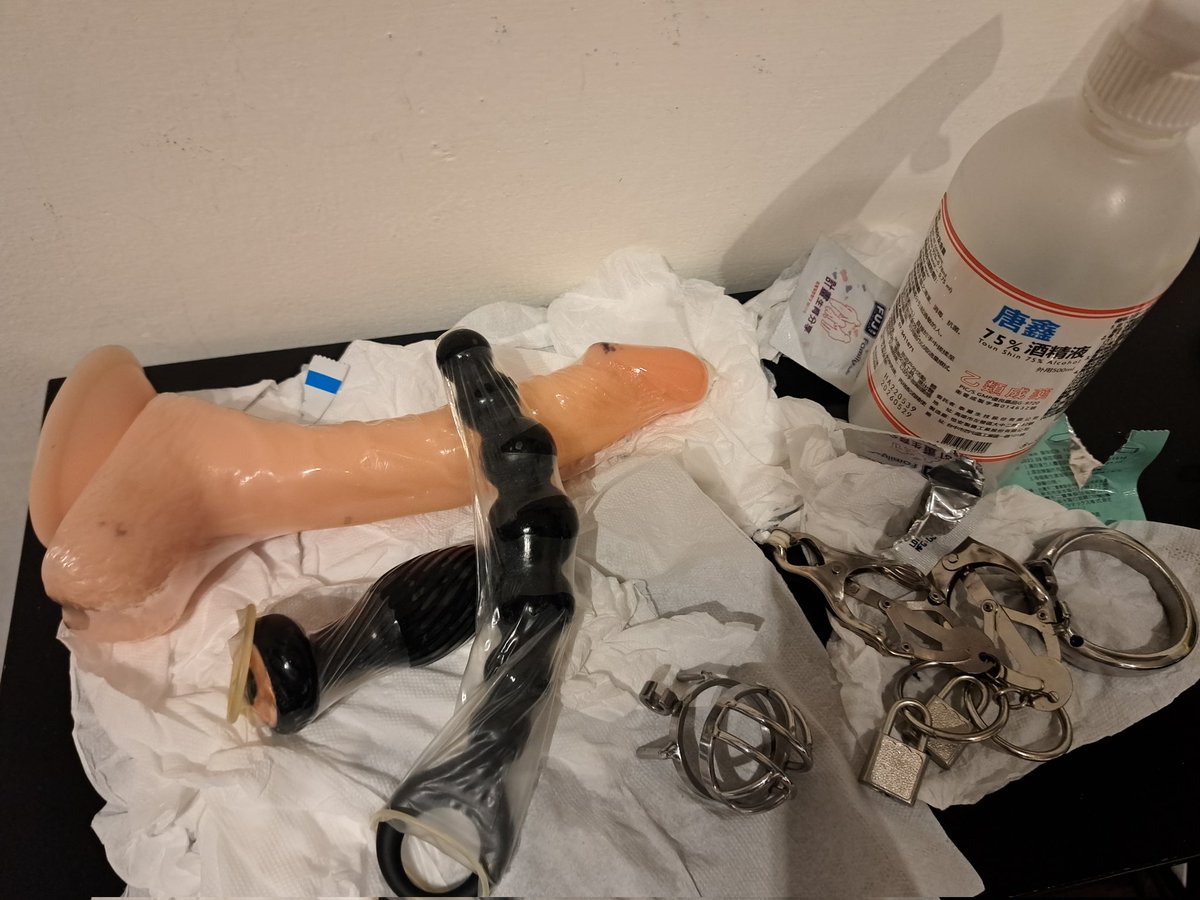 身為SW很久沒去體驗奴感受了，有機會能有互動所以做一個紀錄，<a href="/Angel00108/">小妤❤️</a>很貼心的準備好衛生安全的保護措施，很期待接下來的強制感受，過程中很享受也很溫柔也被10公分的高跟鞋深入被上鳥套，續會慢慢把調教過程做一些紀錄。

#三性女王 #Sw #肛調 #道具調教 #灌腸 #浣腸 #捆綁 #貞操鎖 #cb鎖 #SP