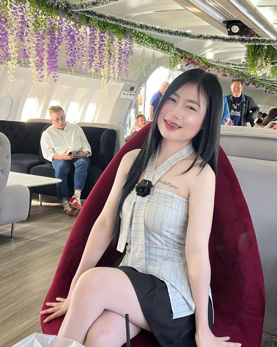 ไม่ค่อยอยากจะดื่มพอเมาแล้ว เง่นนน
สนใจแอดไลน์