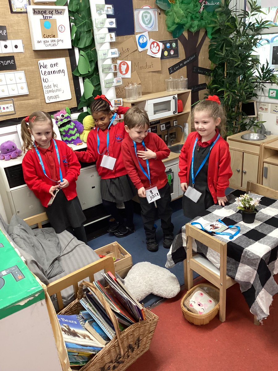 MaundeneSchool's tweet photo. The children in Doves have been loving their new character badges in ‘Grandma’s Cottage’. The children can choose or make up their own characters to be in their role play. #EYFS #CandL @IPAT_Edu @carpenter_rob https://t.co/t4brzCX8WP