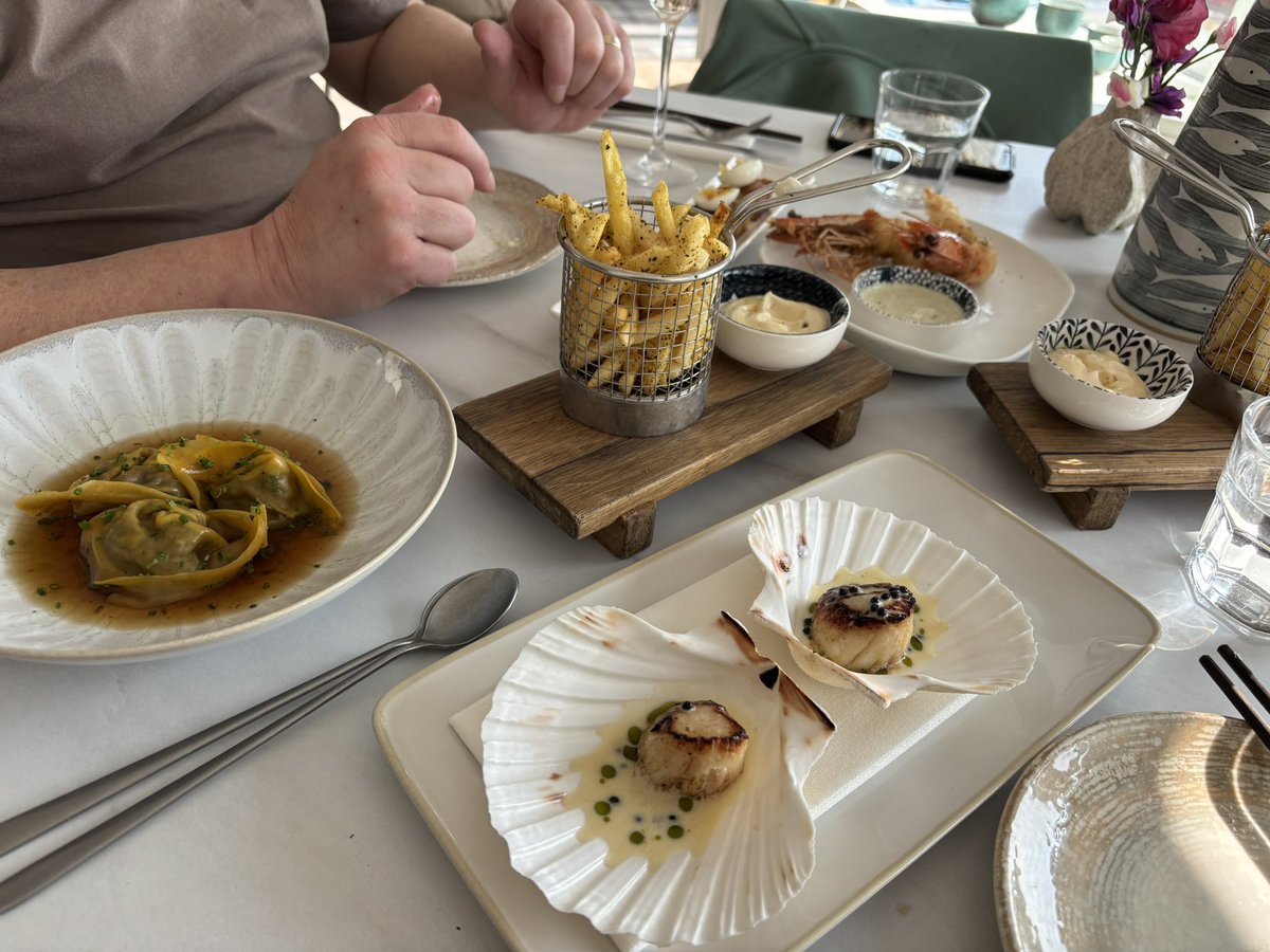This is why I love where I was born and where I live…deserted beach and blooming lovely food!  #IsleofWight #amwriting #Historicalfiction #amediting