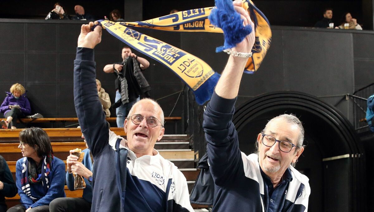 🏀 Dédé et Daniel, incontournables et inconditionnels supporters de la JDA Dijon

Depuis plus de 20 ans, ils sont assis côte à côte au Palais des sports et font tourner leurs écharpes pour gêner les adversaires sur les lancers-francs. Rencontre ➡️ l.ici.fr/yko