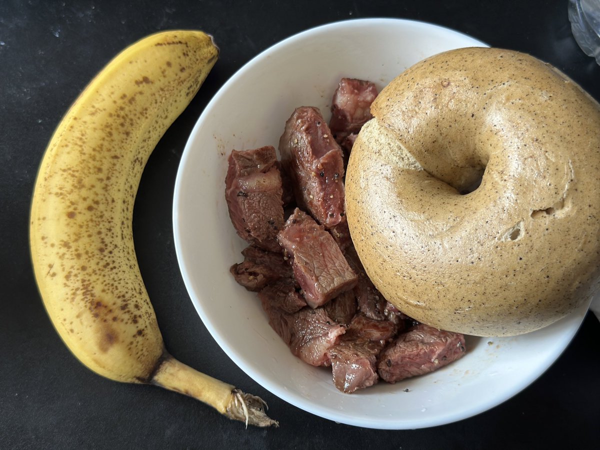 我这个煎牛排水平烂到跟生牛肉沙拉没啥区别