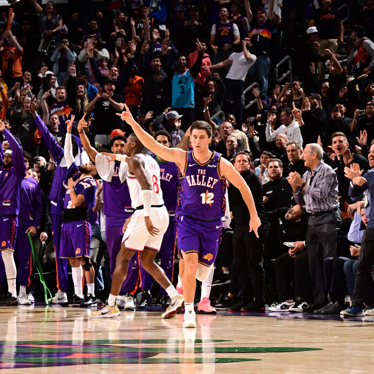COLLIN GILLESPIE WAS SPECIAL TONIGHT 😱

10 PTS ALL IN THE 4Q
4-6 FG

CLUTCH 3 TO COMPLETE SUNS' 23-POINT COMEBACK 🔥