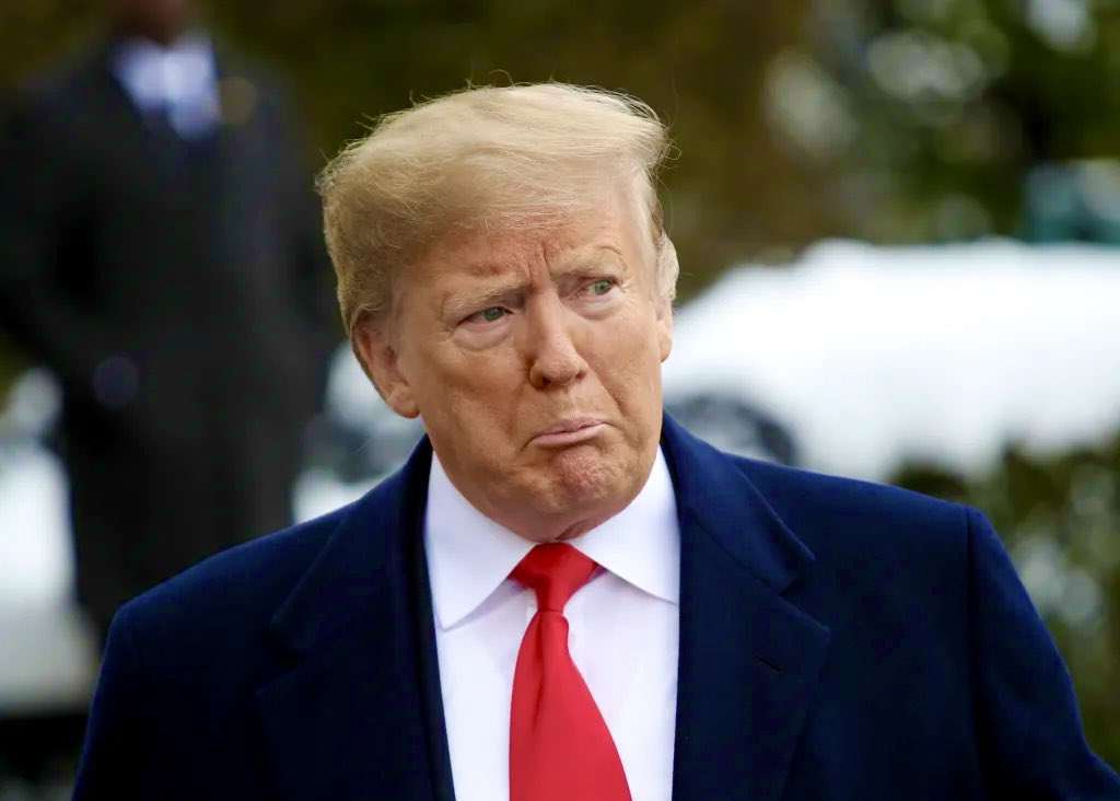 Roadmaster1253's tweet photo. #ElizabethWarren SAID AFTER TRUMPS SPEECH "HES FEELING PRETTY SENSITIVE RIGHT NOW". 🤣 DONALD TRUMP IS SO DESPERATE TO BE ACCEPTED BY THE DEMOCRATIC PARTY THAT HE LASHES OUT DEMOCRATS GOT UNDER TRUMPS SKIN TONIGHT 🤣 #Congress #TrumpSpeech #congressionaladdress
#DonaldTrump https://t.co/duYd23wqGx
