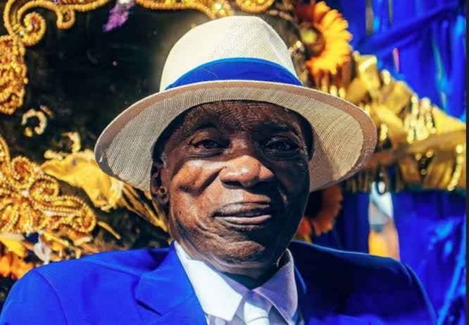 jornalnota's tweet image. &quot;Receber essa homenagem da Portela é a maior glória que alguém pode alcançar. Hoje é a noite da minha vida. Digo isso com todo amor e, principalmente, muita gratidão.&quot;

Milton Nascimento,
Ao chegar na Sapucaí para desfile da Portela 💙🤍💙🤍
#Globeleza