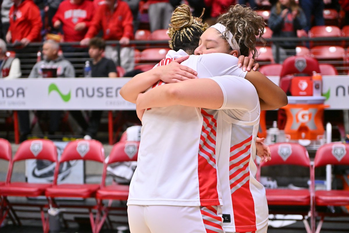 A night to celebrate a milestone and a win. 
Up next: the 2025 Credit Union 1 MW Women’s Basketball Championship

RECAP: bit.ly/3DvfloW
#GoLobos