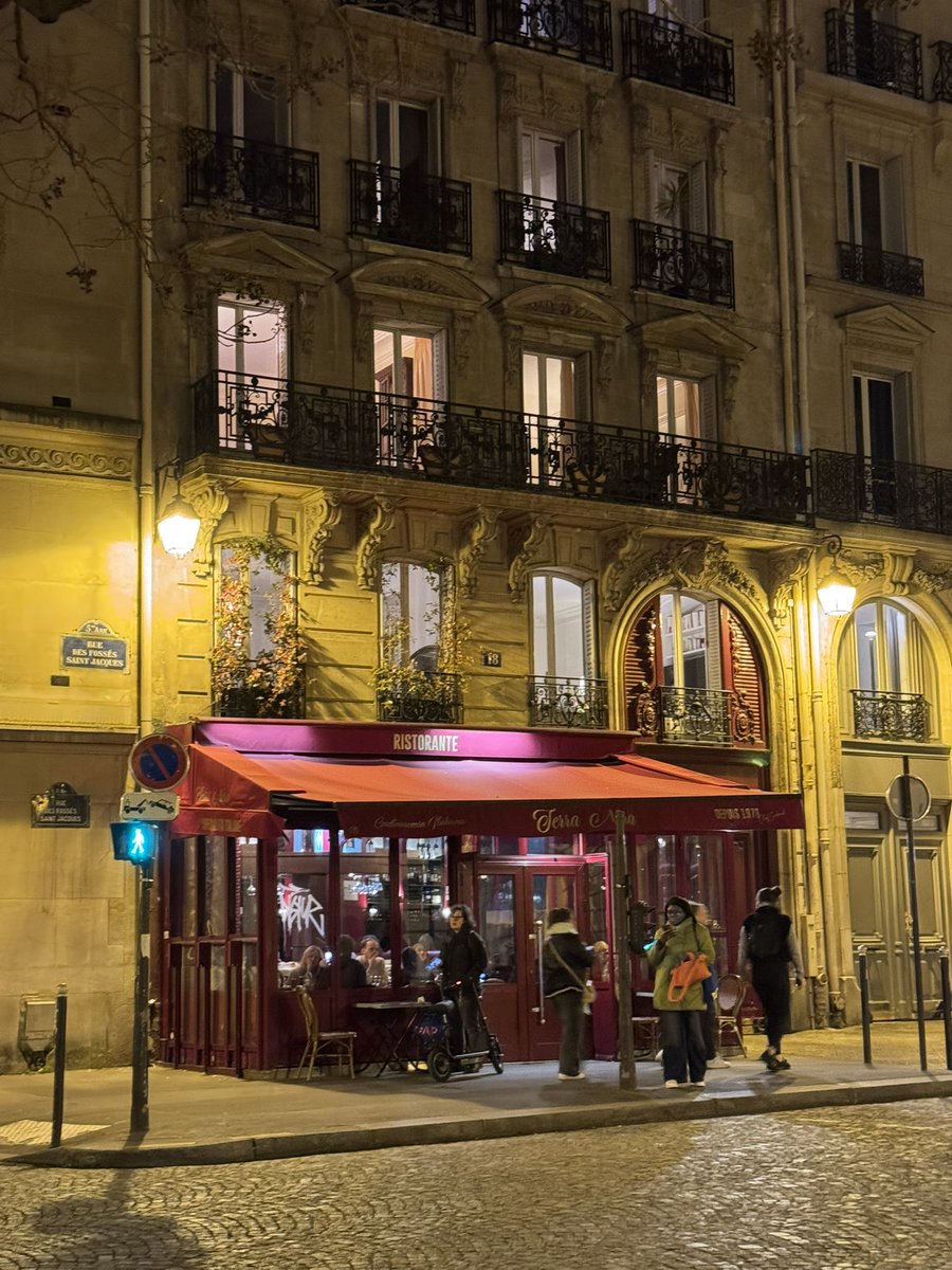 OlzmannLab's tweet photo. Thank you to Raphaël Rodriguez and the organizers for putting together a wonderful chemical biology meeting! Had such a great time at the PSL Chemical Biology Symposium at the Curie Institute in Paris. Inspiring research and discussions! 🤩 https://t.co/isk90qHgBk