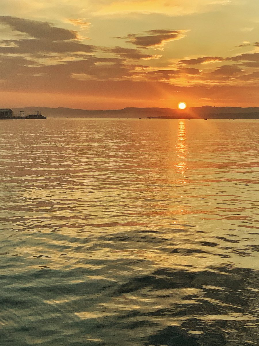 eltomavistas's tweet photo. Miércoles… salió el sol https://t.co/s8faMcWOBa