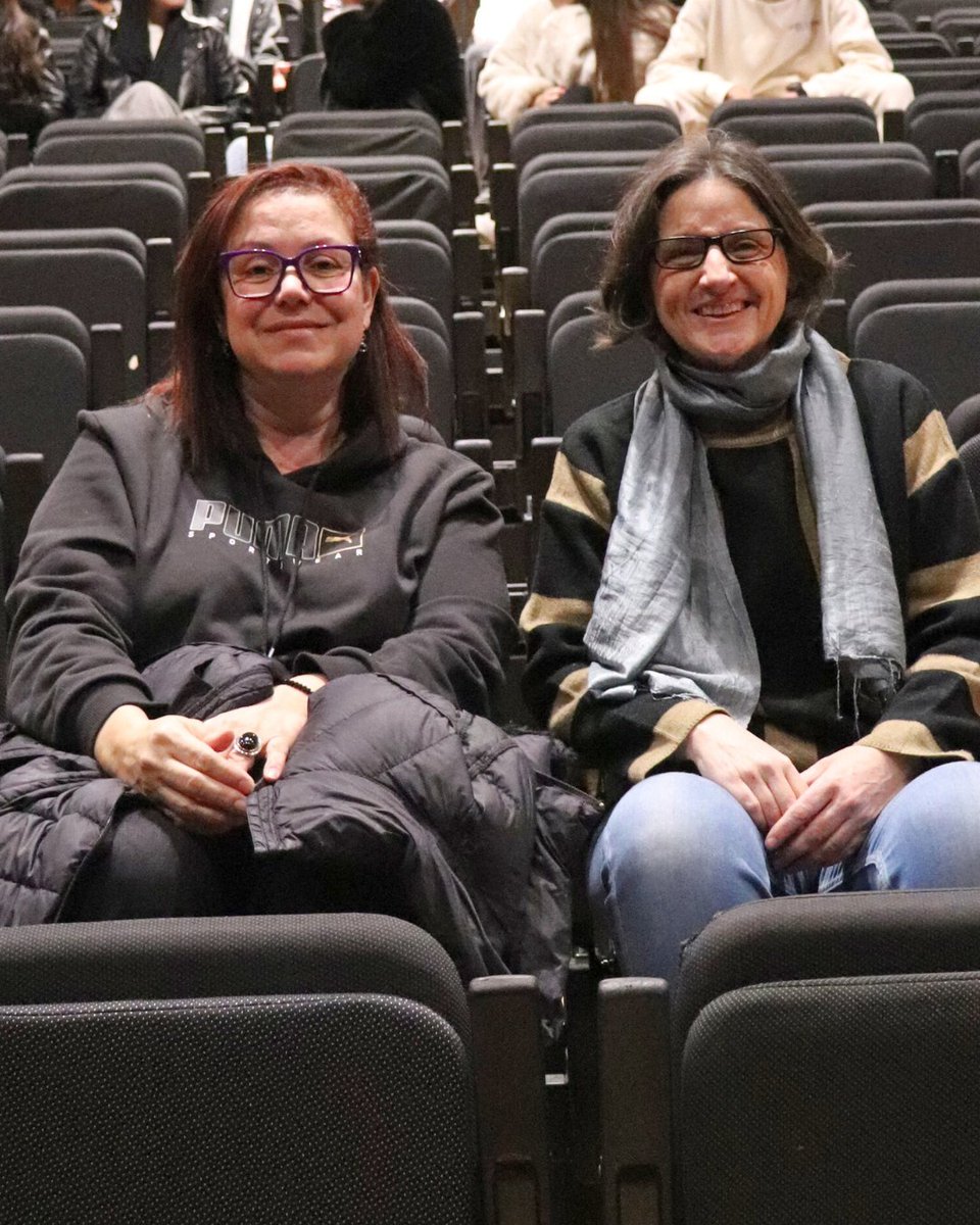 Transeduca's tweet image. 💜🎭 En Transeduca, las mujeres crean, dirigen, coordinan y dan vida al teatro. Hoy celebramos su talento, esfuerzo y pasión. ¡Gracias por hacerlo posible! ✨👏
#SemanaDeLaMujer #MujeresEnElTeatro #transeduca #teatroescolar #teatreeducatiu #teatreescolar #recursoseducativos #8M