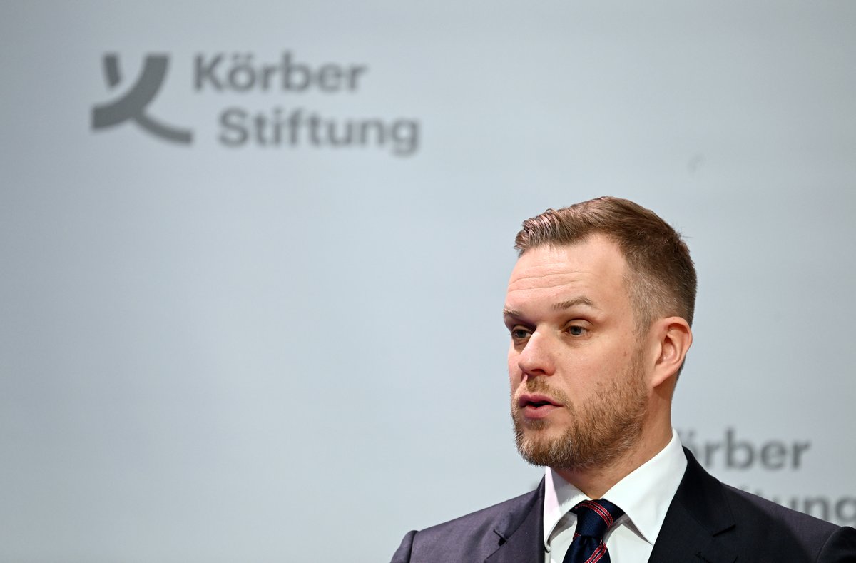 #EXCLUSIVE - Former Lithuanian FM warns Russia's shadow fleet threatens EU security 

🚢Russia's use of its shadow fleet to evade EU sanctions is undermining efforts to curb its oil exports, which directly fund its war against Ukraine, former Lithuanian foreign minister