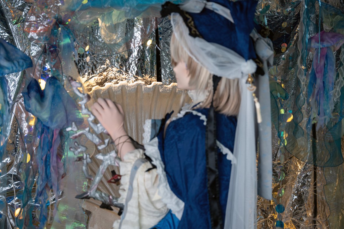 正片花絮
这虚化棒不棒啊，这虚化可太棒了，看看这神秘感，看看这氛围感，背景如刀般锋利，人像如奶油般化开，不愧是尼康，这就是只有尼康做得到的事情
#kigurumi