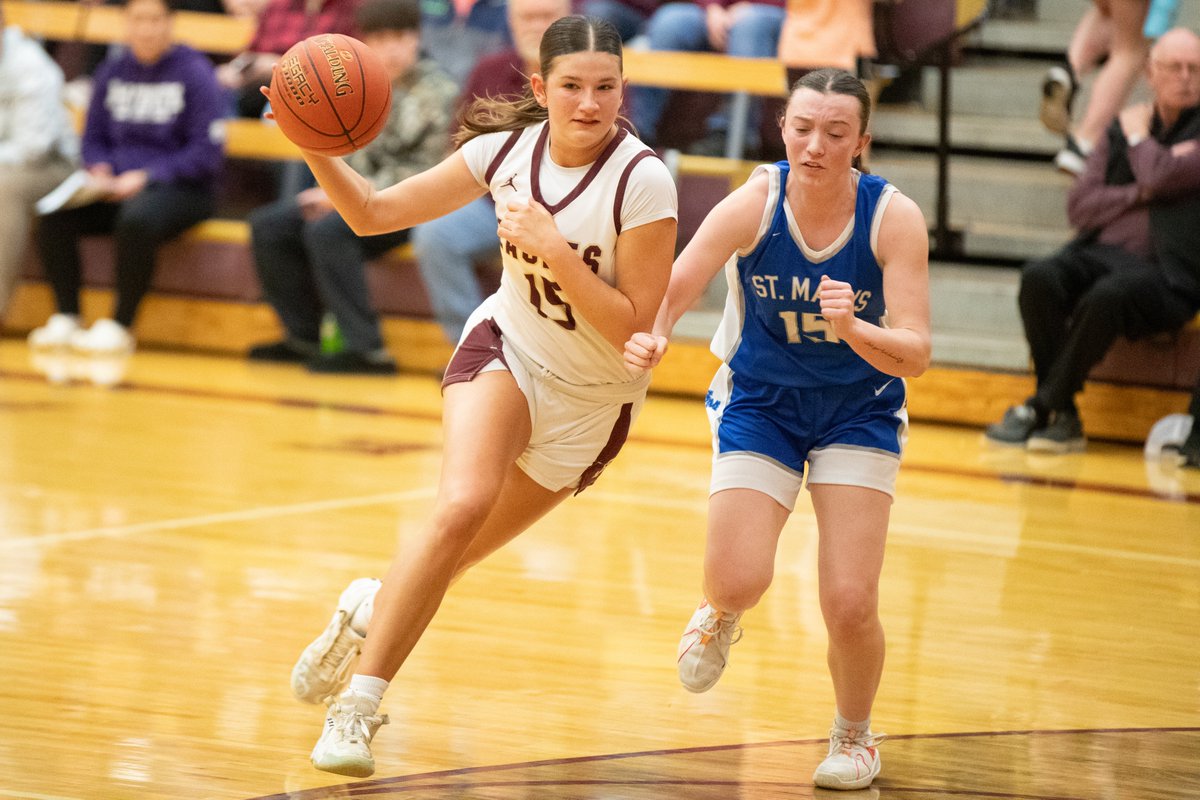 What a night of sub-state action on Tuesday. 

Here are the top photos from the evening. 

Hayden Boys 📸: cjonline.com/picture-galler…

Seaman vs Topeka West Girls 📸: cjonline.com/picture-galler…

Silver Lake Girls 📸: cjonline.com/picture-galler…