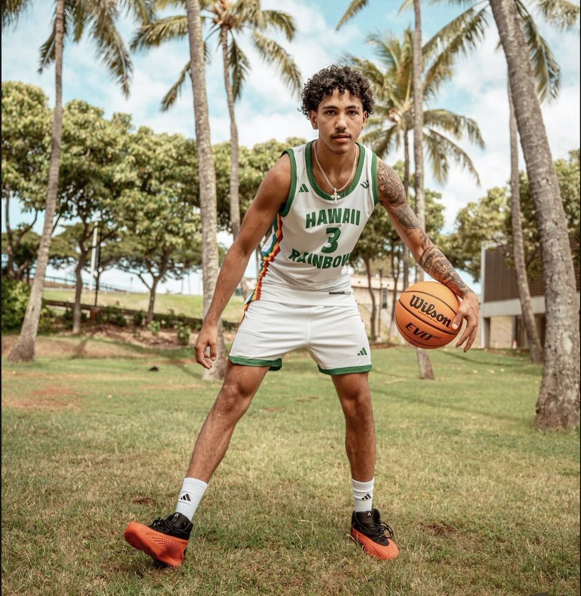 6'6 2025 Hunter Carter of Rosemary Anderson (OR)/<a href="/WaSupreme/">Washington Supreme</a> was outstanding at @TheGrindSession Napa 2. Capable of playing either guard spot, he was outstanding catalyst and really got to his spots. Great get for #Hawaii #GoBows

More on <a href="/Ballislife/">Ballislife.com</a> 👇

ballislife.com/grind-session-…