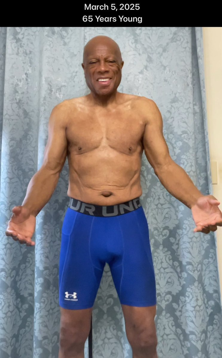 Sexagenarian59's tweet photo. #FitnessForLife #Sexagenarian 1959
“Summer is Coming”
📣Let’s get ready to rumble!
Its da battle of da “aging.”
In this corner we have #FatherTime, who takes no quarters.
In the opposing corner weighing in at 163 lbs is da 65-yr-old #BoomerTuff. 
Good luck &amp; have a good fight.
😂 https://t.co/WFSZ3PUKwQ