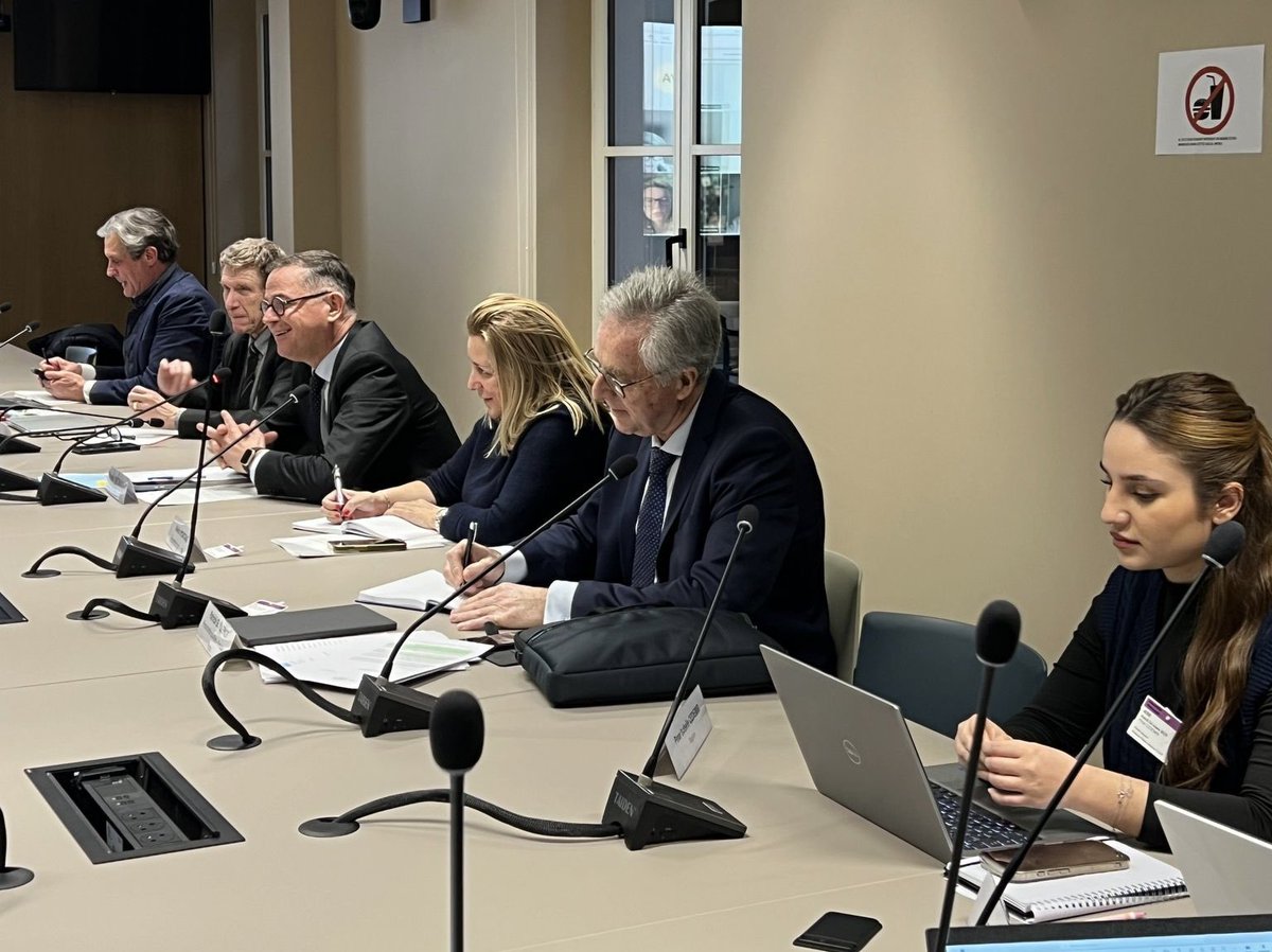 Commission Supérieure du Numérique et des Postes (@csnumpost) on Twitter photo Audition de M. Philippe Wahl Pst du <a href="/GroupeLaPoste/">La Poste Groupe</a> sur la trajectoire financière du groupe , la loi postale et les missions de service public confiées au groupe La Poste (SUP, présence territoriale, presse, accession bcaire)
Pour la CSNP, un débat parlementaire est nécessaire ! Audition de M. Philippe Wahl Pst du <a href="/GroupeLaPoste/">La Poste Groupe</a> sur la trajectoire financière du groupe , la loi postale et les missions de service public confiées au groupe La Poste (SUP, présence territoriale, presse, accession bcaire)
Pour la CSNP, un débat parlementaire est nécessaire !