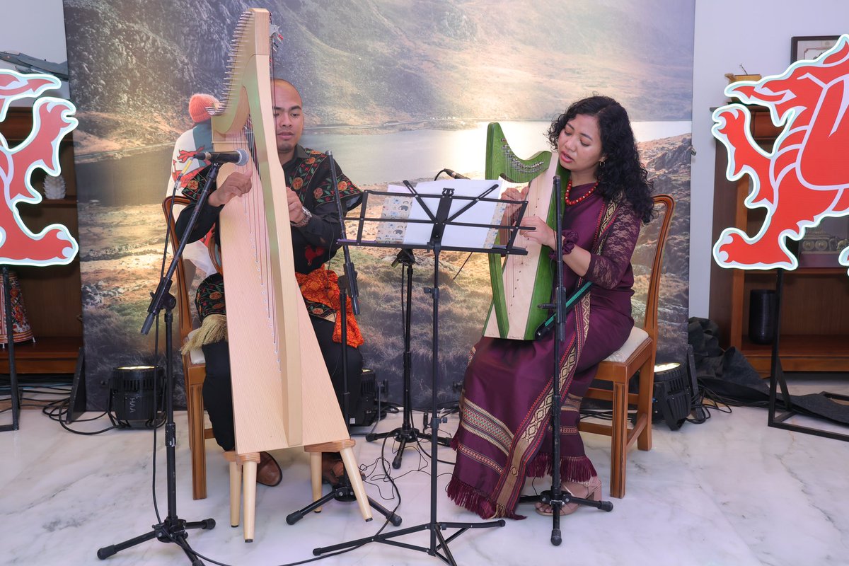 Dydd gwyl dewi hapus
Happy St David’s Day 🏴󠁧󠁢󠁷󠁬󠁳󠁿 

We hosted a reception last evening to celebrate St David's Day - the National Day of Wales.

Here's to strengthening our links through technology, education, business, and culture. 🥂